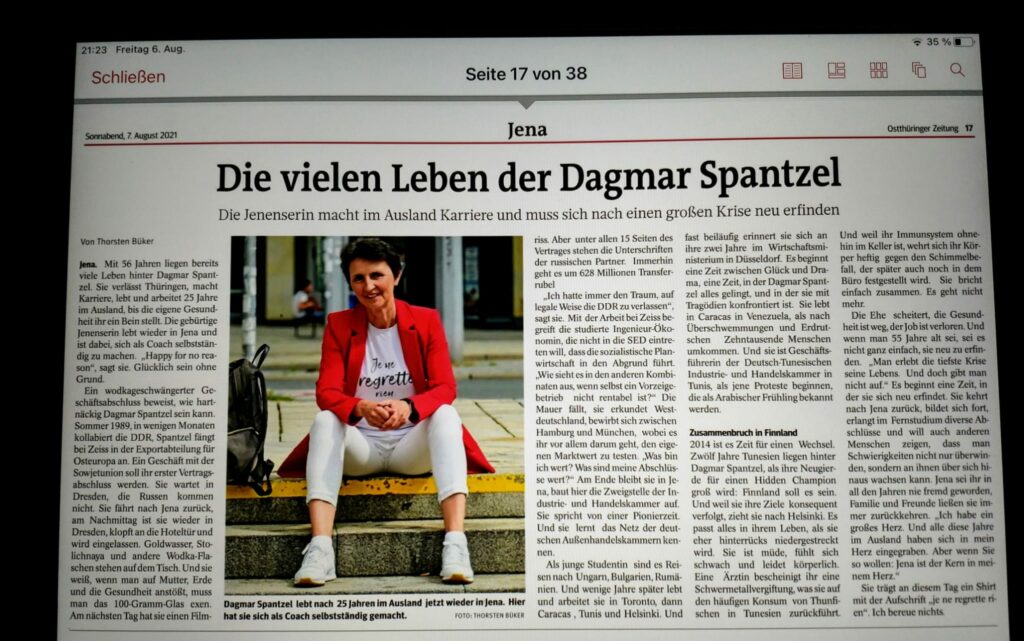 Zeitungsausschnitt mit dem Titel "Die vielen Leben der Dagmar Spantzel"